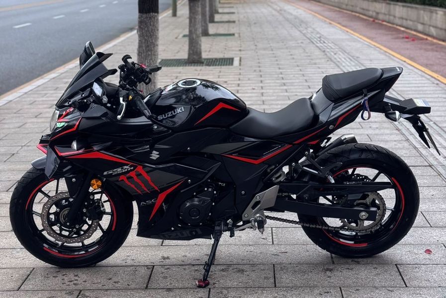 二手豪爵铃木GSX250R