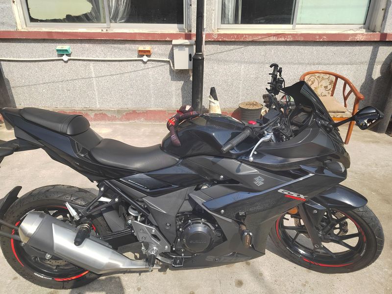 二手豪爵铃木GSX250R