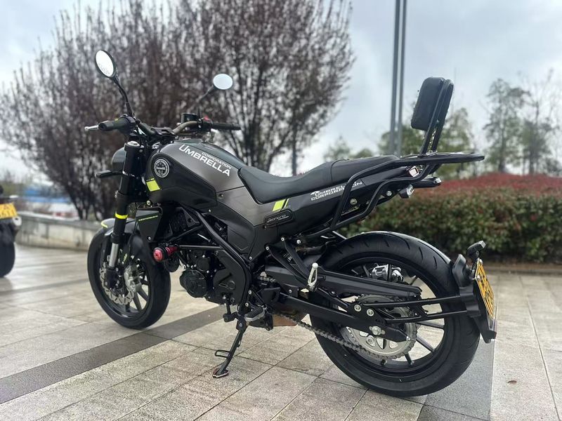 二手贝纳利幼狮 Leoncino 250