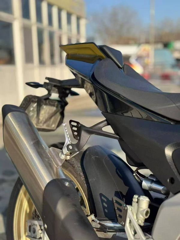 二手阿普利亚RSV4