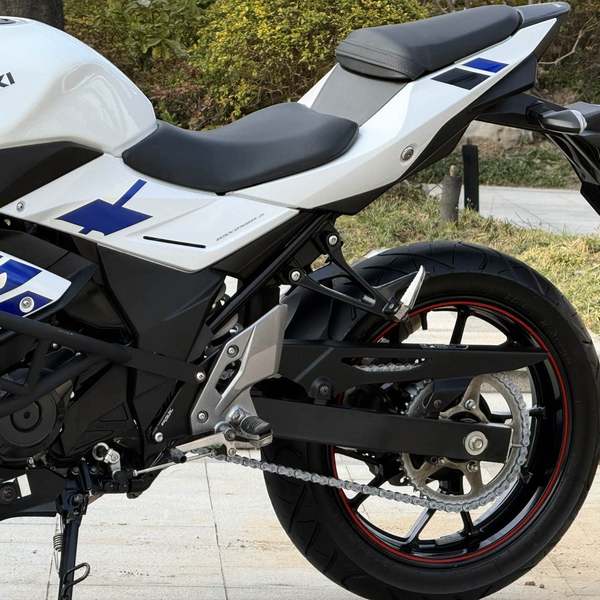 二手豪爵铃木GSX250R