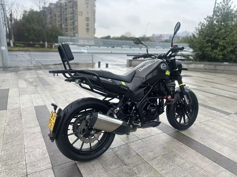 二手贝纳利幼狮 Leoncino 250