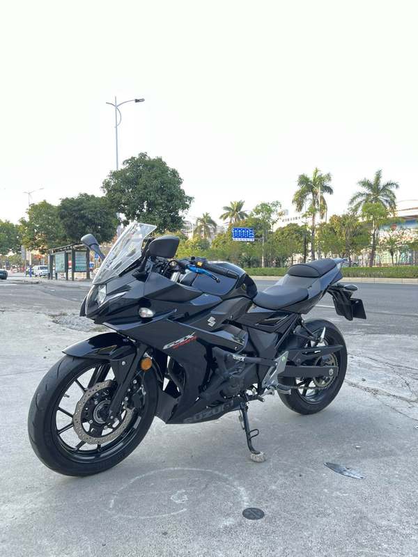 二手豪爵铃木GSX250R