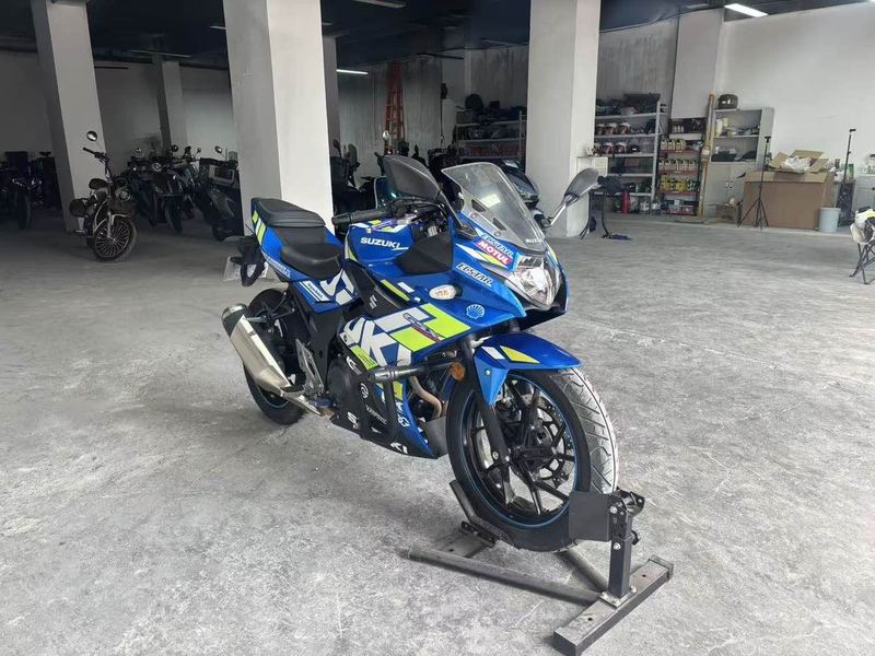 二手豪爵铃木GSX250R