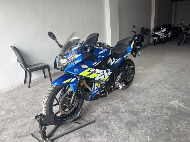 二手豪爵铃木GSX250R