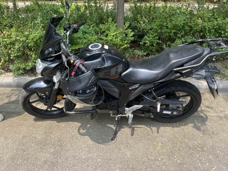 二手济南铃木极客飒 Gixxer 155 NK