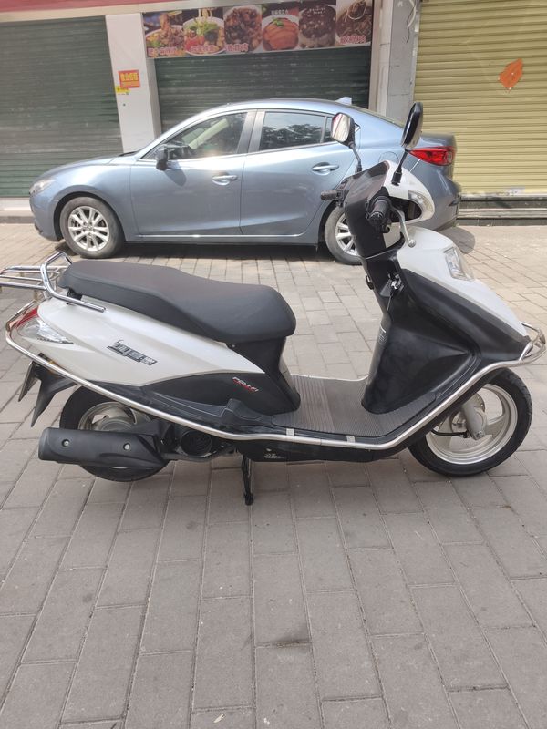 二手五羊本田SCR 喜鲨125