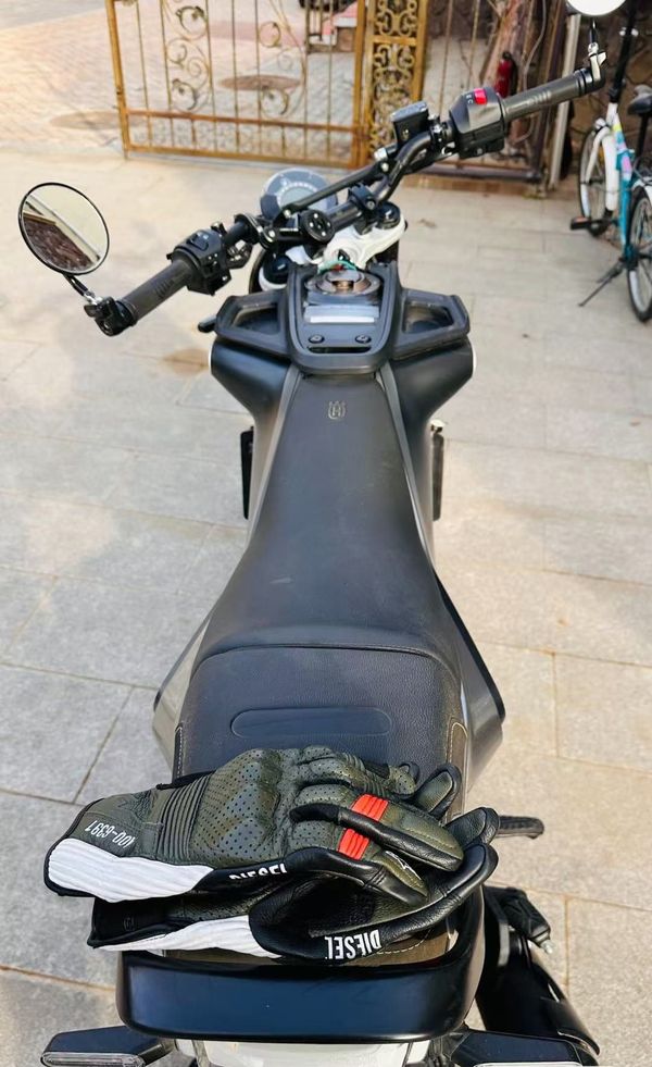 二手HUSQVARNA黑箭 401