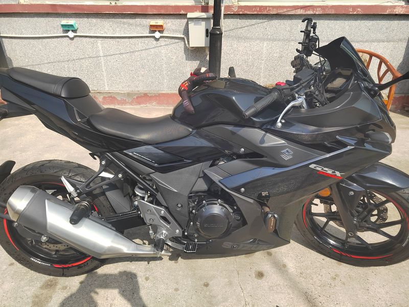 二手豪爵铃木GSX250R