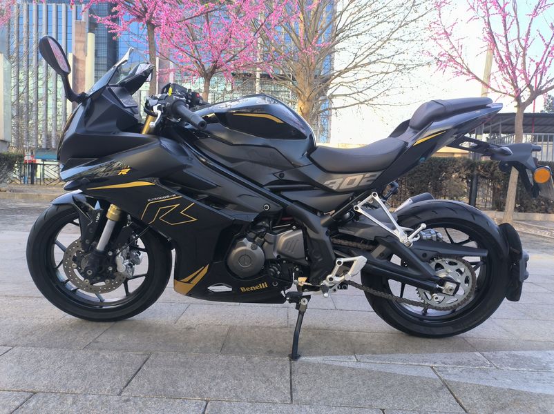 二手贝纳利龙卷风 Tornado 302R