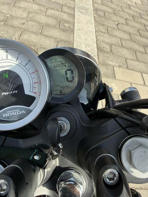 二手五羊本田鸷道 CB190SS