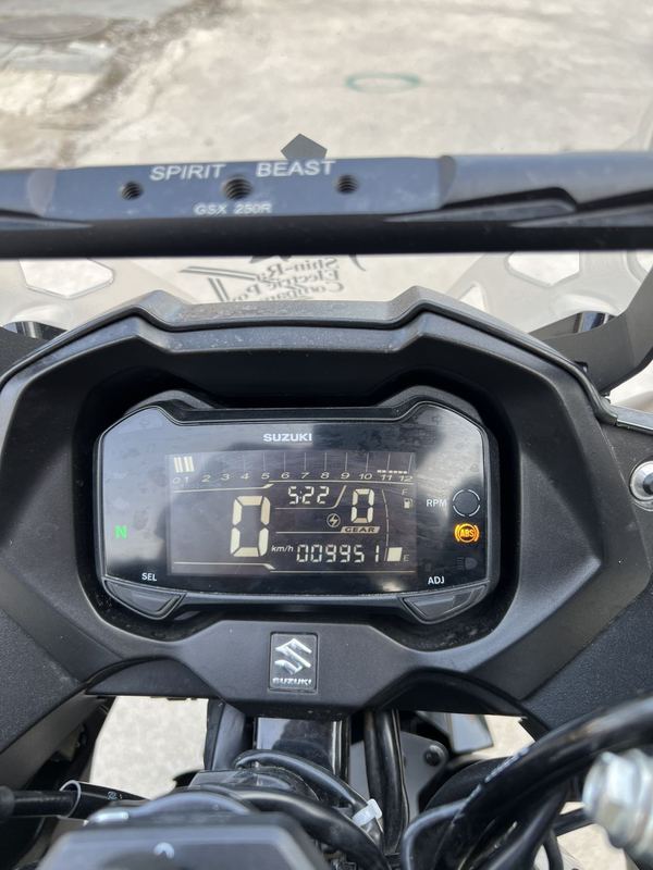 二手豪爵铃木GSX250R