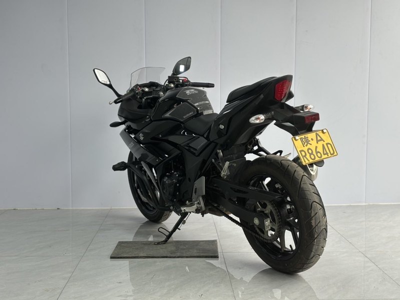 二手豪爵铃木GSX250R