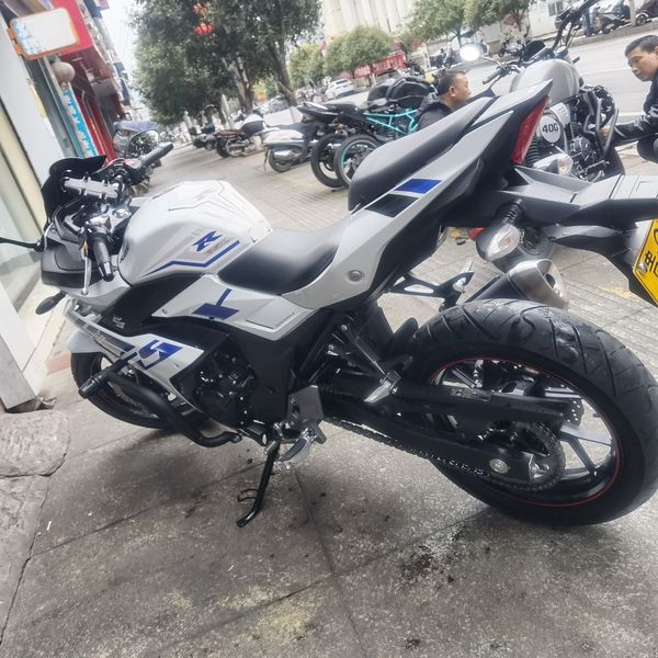 二手豪爵铃木GSX250R