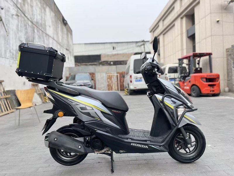 二手新大洲本田裂行 RX125Fi