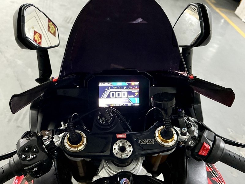 二手阿普利亚RSV4