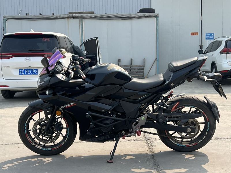 二手豪爵铃木GSX250R