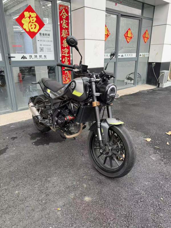 二手贝纳利幼狮 Leoncino 250