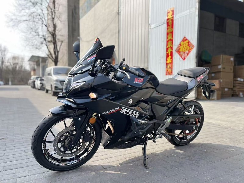 二手豪爵铃木GSX250R