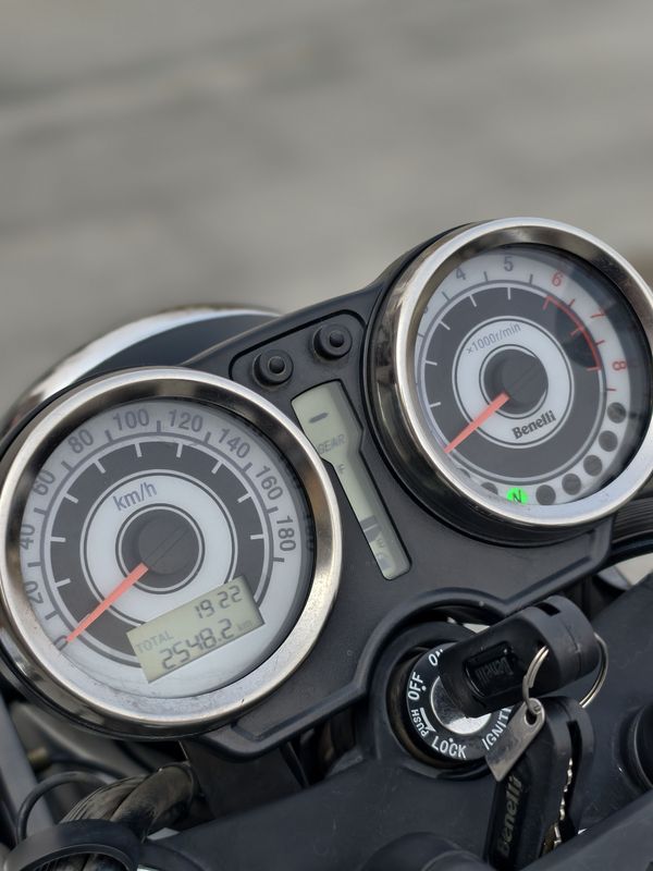 二手贝纳利帝国 imperiale 400