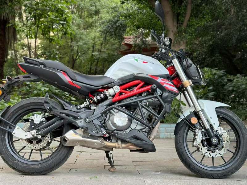 二手贝纳利蓝宝龙 BN302S