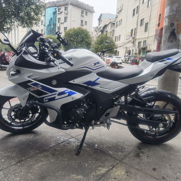 二手豪爵铃木GSX250R