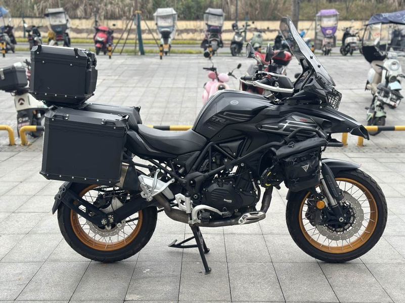 二手贝纳利TRK552