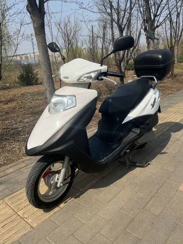 二手五羊本田SCR 喜鲨125