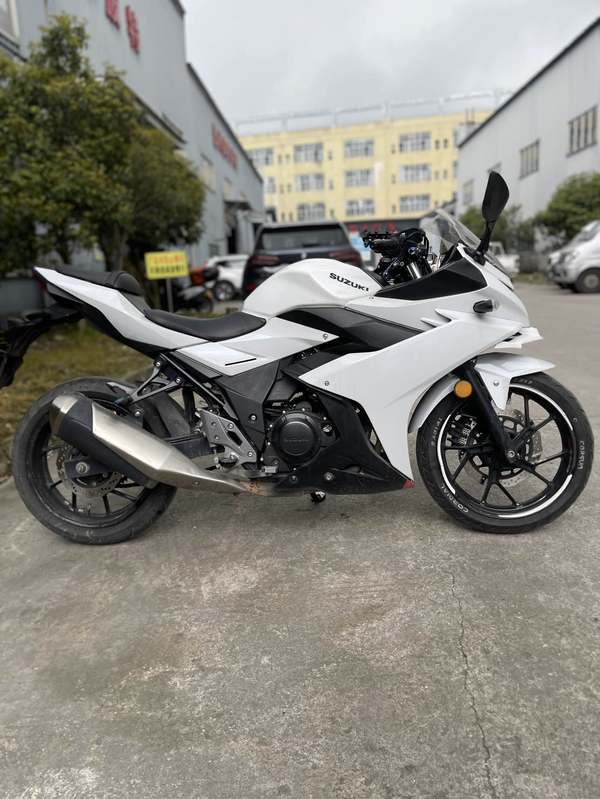 二手豪爵铃木GSX250R
