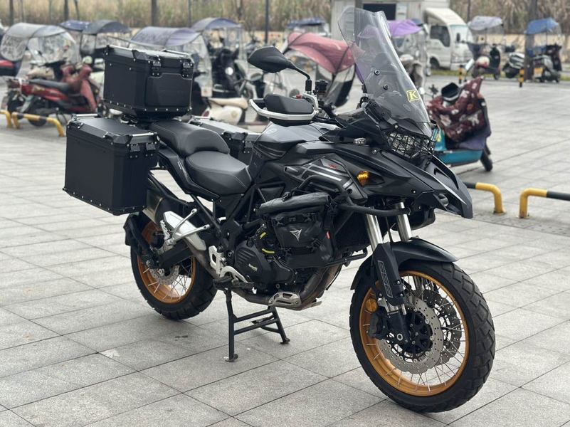 二手贝纳利TRK552