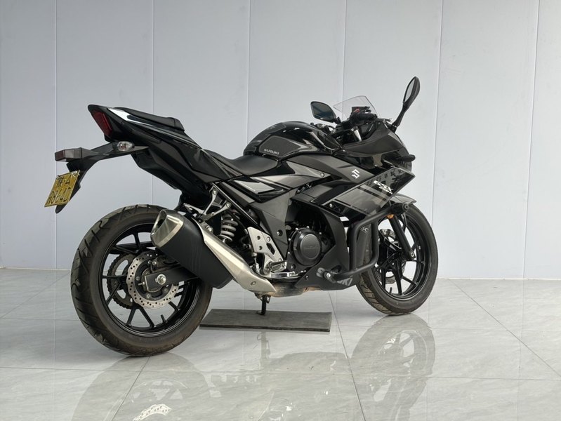 二手豪爵铃木GSX250R