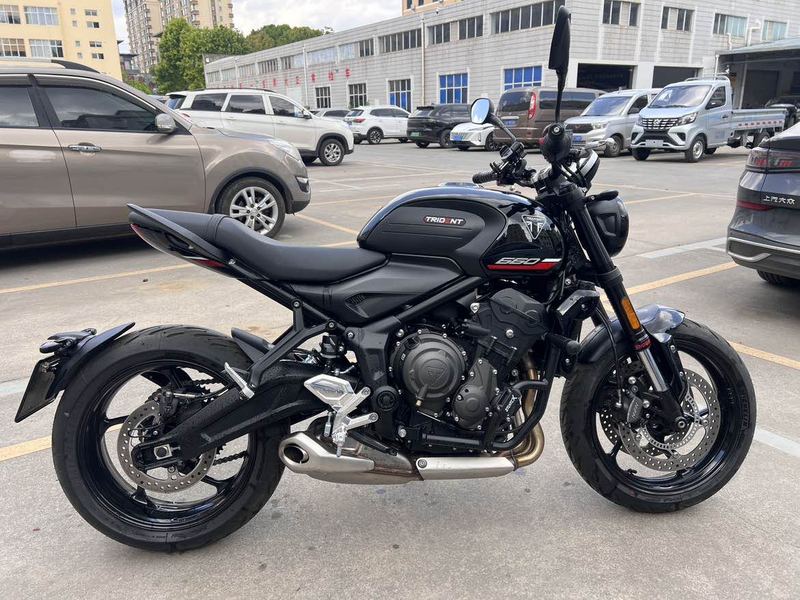 二手凯旋Trident 660