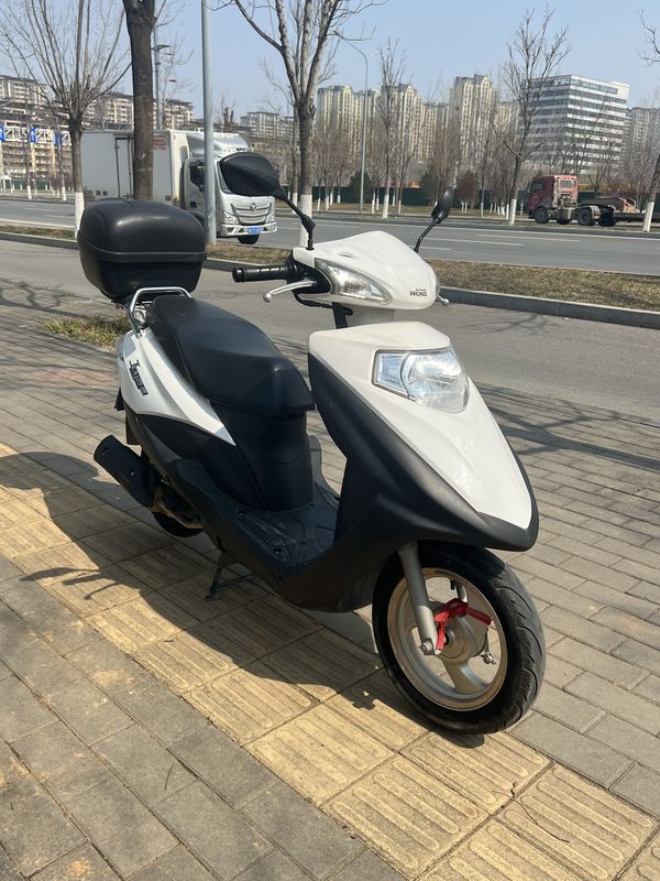 二手五羊本田SCR 喜鲨125