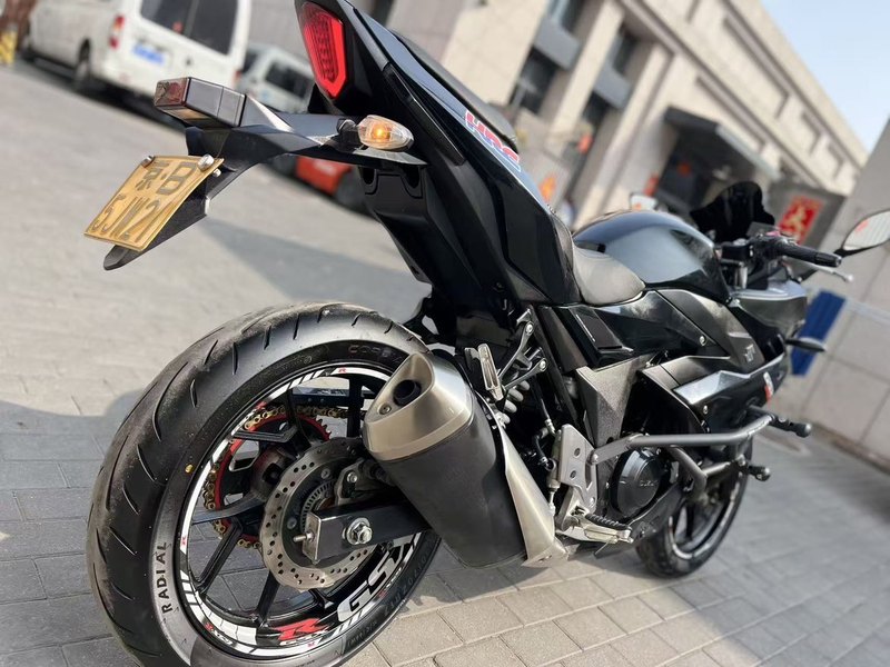二手豪爵铃木GSX250R