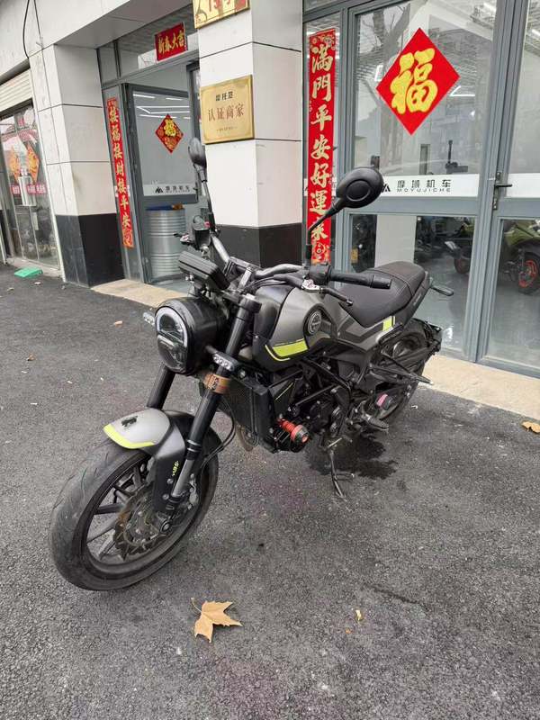 二手贝纳利幼狮 Leoncino 250