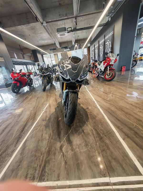 二手阿普利亚RSV4