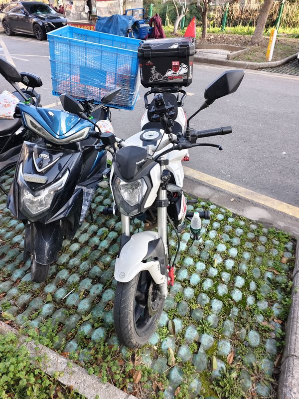 二手贝纳利红宝龙 TNT150i