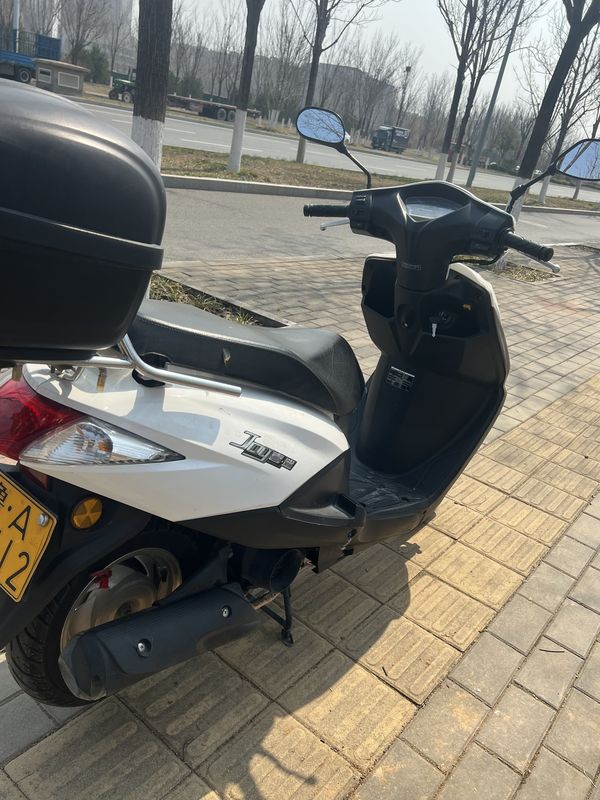 二手五羊本田SCR 喜鲨125