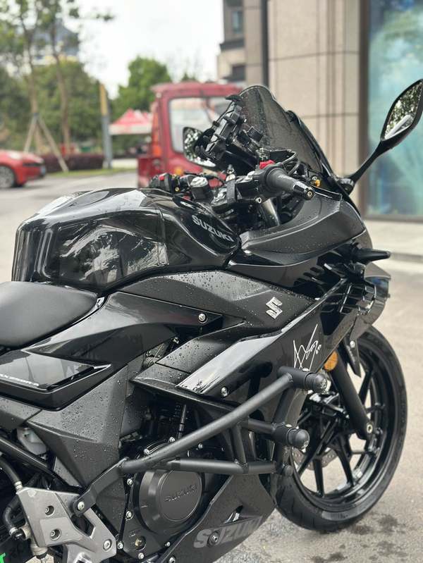 二手豪爵铃木GSX250R