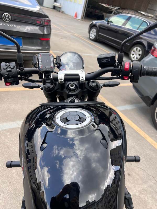 二手凯旋Trident 660