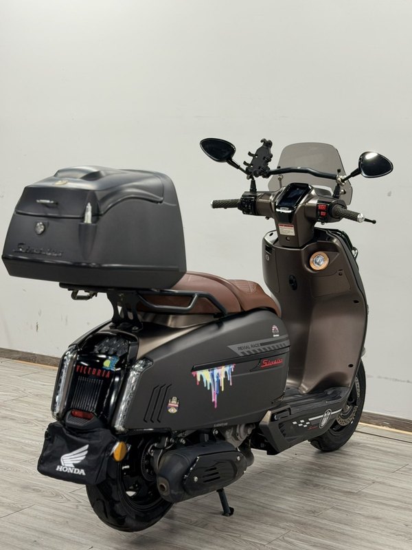 二手维多利亚Sixties 250Si