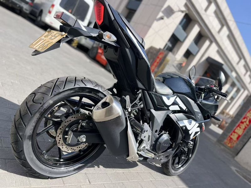 二手豪爵铃木GSX250R