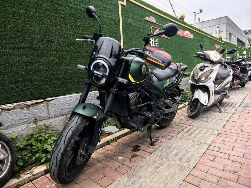 二手贝纳利幼狮 Leoncino 250