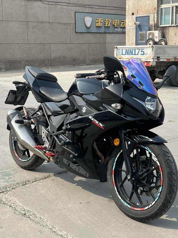 二手豪爵铃木GSX250R