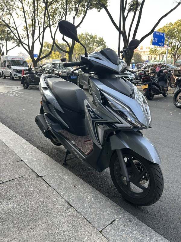 二手新大洲本田裂行 RX125Fi