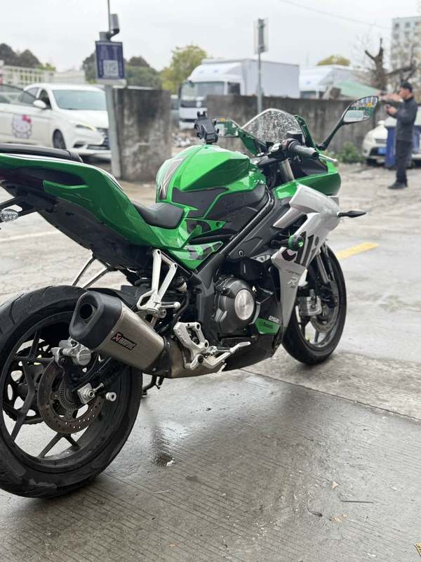 二手贝纳利龙卷风 Tornado 252R