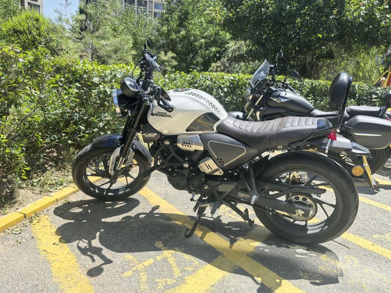 二手五羊本田鸷道 CB190SS