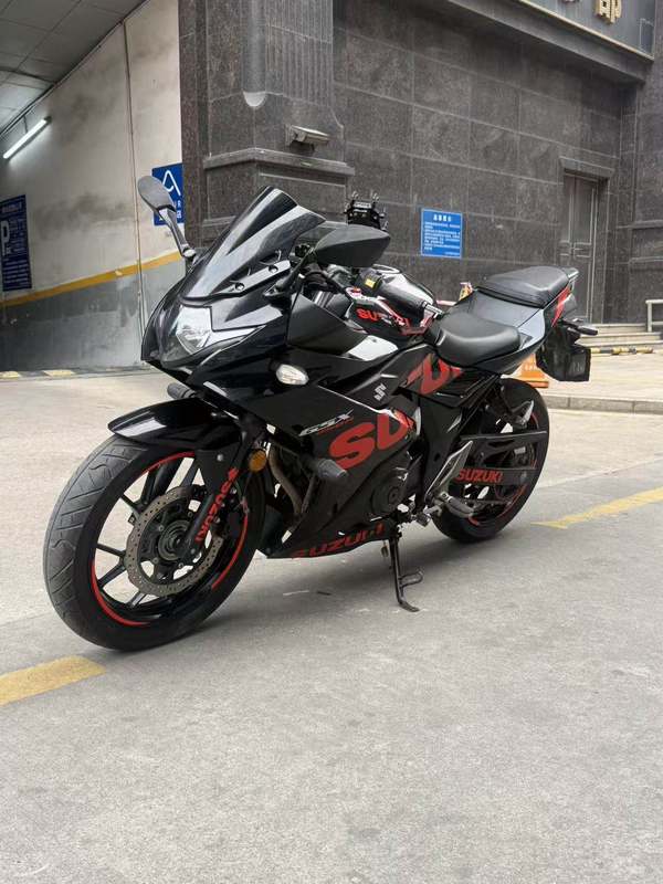 二手豪爵铃木GSX250R