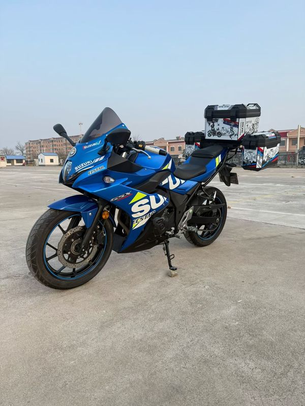 二手豪爵铃木GSX250R