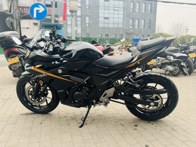 二手豪爵铃木GSX250R